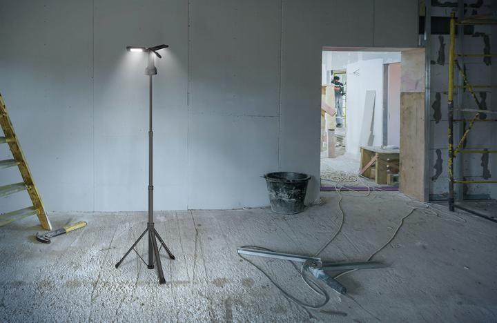 Produktbild Ansmann Arbeitsleuchte Triohead 7000R inkl. Tripod wiederaufladbar (7000 lm)