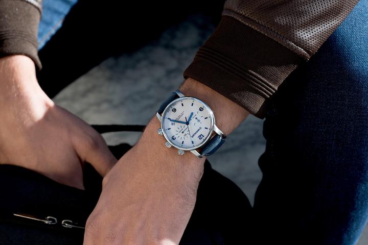 Image du produit Wenger Urban Classic (Chronographe, Montre analogique, Swiss Made, 44 mm)
