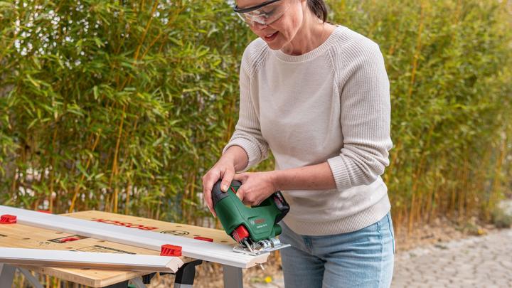 Actual product image Bosch Home & Garden EasySaw 18V-70