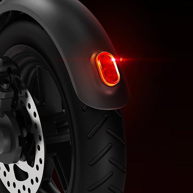 Actual product image Xiaomi Mi Pro (25 km/h, 45 km, 300 W)
