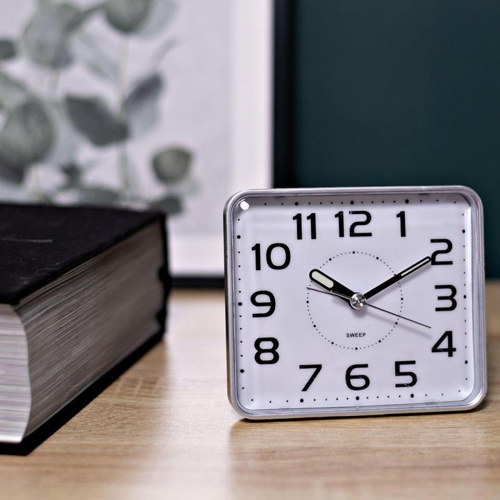 Produktbild Hometime Schwarzer Wecker Duales Anzeigesystem