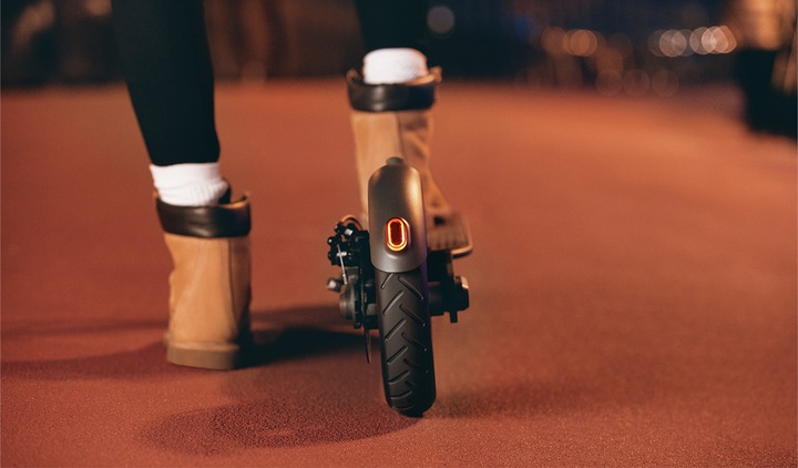 Actual product image Xiaomi Mi Pro (25 km/h, 45 km, 300 W)