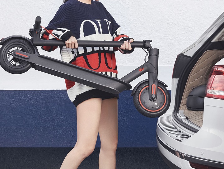 Actual product image Xiaomi Mi Pro (25 km/h, 45 km, 300 W)