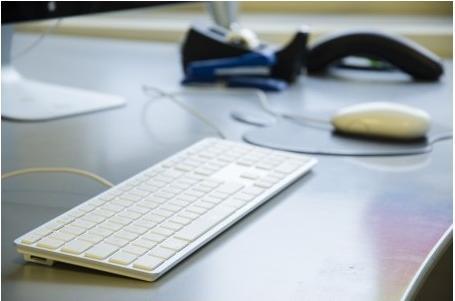 Actual product image LMP Keyboard KB-1243 White, FR layout with numeric keypad (FR, Cable)