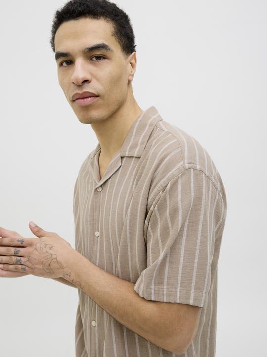 Actual product image Jack & Jones Jjeenzo Stripe Resort Shirt Ss Sn (M)