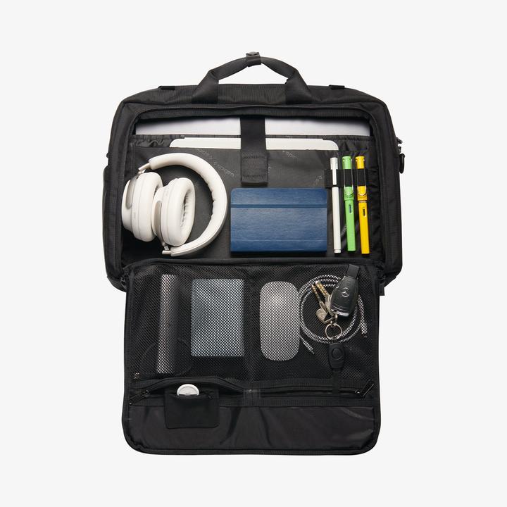 Actual product image Spigen Laptop bag Klasden black (16")