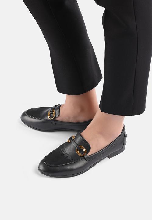 Actual product image Inuovo With this stylish and classic slip-on shoe from you will always be in style on important occasions. (37)