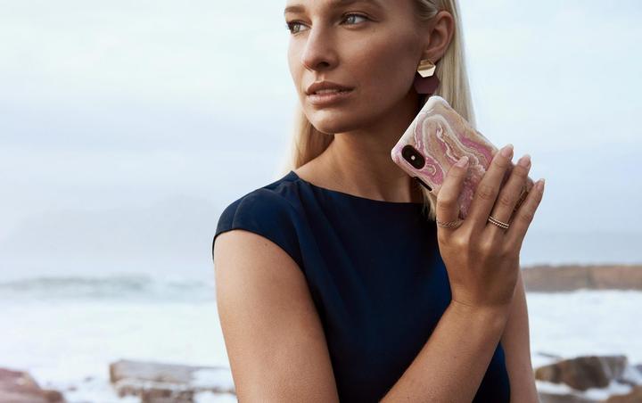 Actual product image iDeal Of Sweden Blush Marble (Samsung Galaxy S10e)