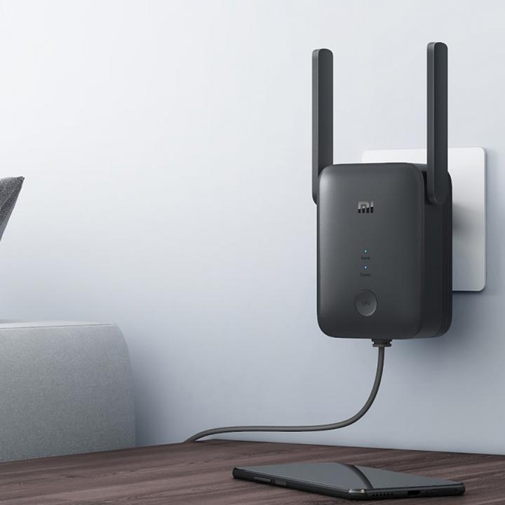 Actual product image Xiaomi Mi WiFi Range Extender AC1200 (867 Mbit/s, 300 Mbit/s)