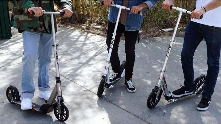 Actual product image Razor A5 Lux Scooter - RD/SL 23L Intl (MC3)