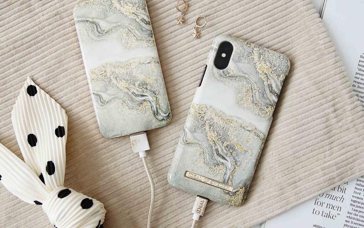 Actual product image iDeal Of Sweden Sparkle Greige Marble (5000 mAh, 5 W, 18.50 Wh)