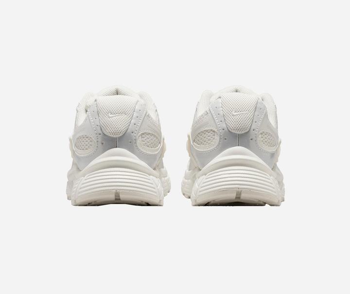 Image du produit Nike Damen Freizeitschuhe W V5 Rnr - phantom/phantom-sail-mtlc summit wh (40)