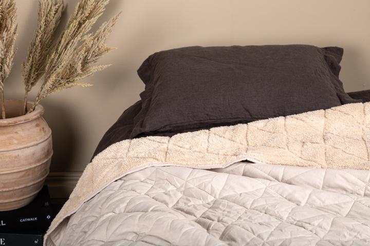 Actual product image Venture Home Bedspread Nilla (250 x 150 cm)