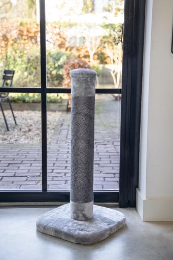 Actual product image Beeztees Bz scratching post Wumblo (80 cm, Grey)