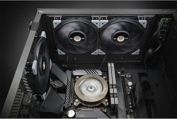 Productafbeelding Thermaltake Toughfan 14 Performance Fan PWM 500-2000rpm - 1Pack (140 mm, 1x)