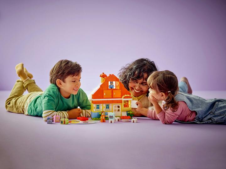 Image du produit LEGO La maison familiale de Bluey avec jeu de mémoire (10459)