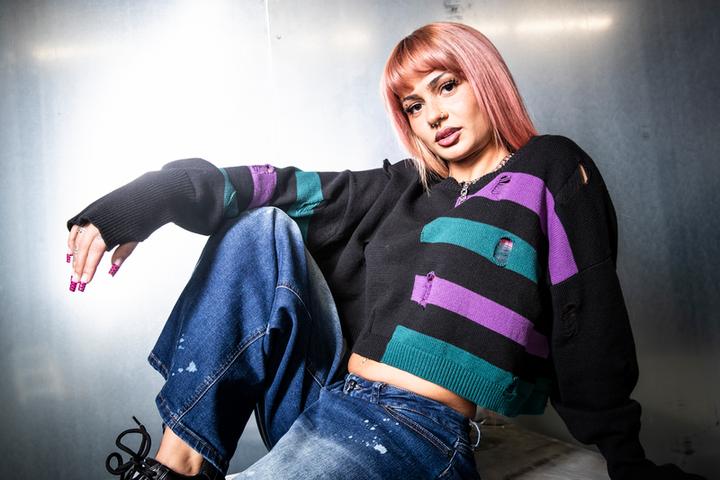 Image du produit Full Volume by EMP Cute Morbid cropped sweater with destroy effects (M)