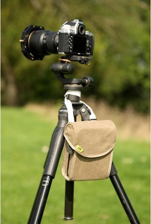 Image du produit Lee Filters Field Pouch Sand (150 mm, Filtre gris neutre, 15000 mm)