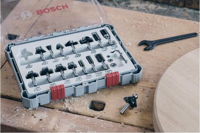 Actual product image Bosch Professional Zubehör 15-piece milling cutter set, 8 mm shank for hand milling cutters