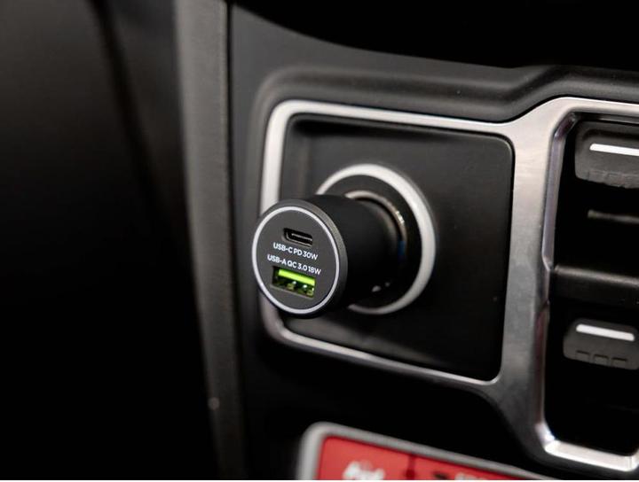 Image du produit Quad Lock Dual USB-C 48W Car Charger