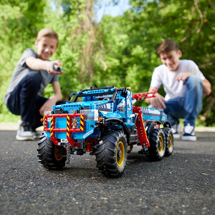 Produktbild LEGO Allrad-Abschleppwagen (42070, LEGO Technic)