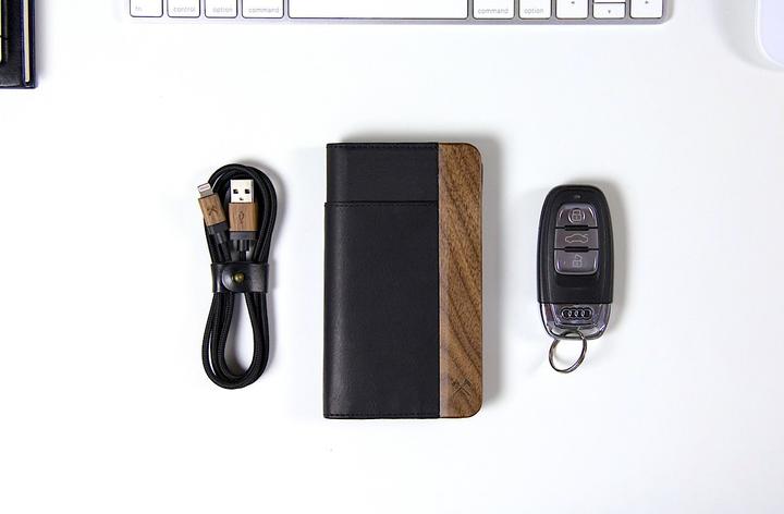 Actual product image Woodcessories EcoFlip (Apple iPhone XS Max)