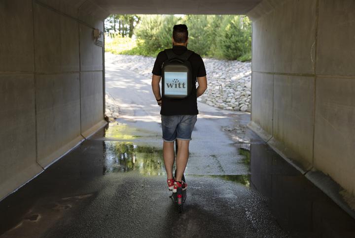 Produktbild 14"-Rucksack mit LED-Anzeige