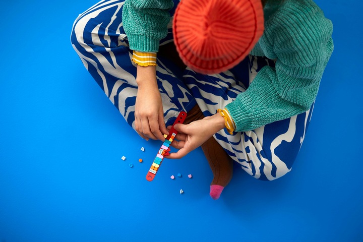 Produktbild LEGO Regenbogen Armband mit Anhängern (41953, LEGO Dots)