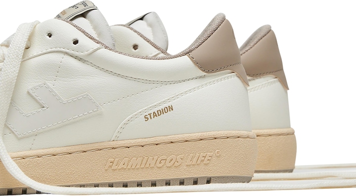 Actual product image Flamingos Life Stadium (41)