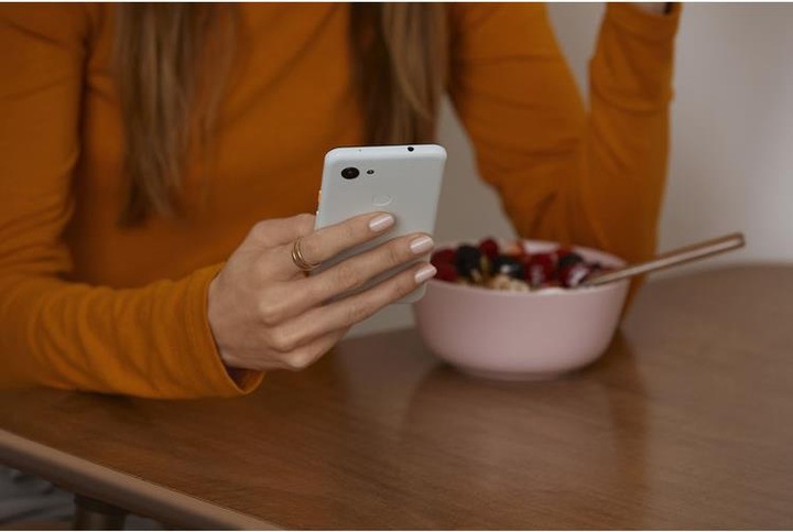 Produktbild Google Pixel 3a XL (64 GB, Clearly White, 6", Single SIM, 12.20 Mpx, 4G)