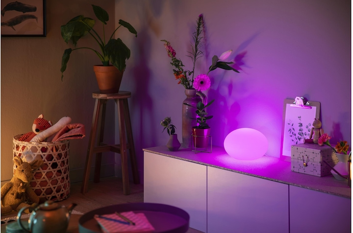 Actual product image Philips Hue Flourish table light (806 lm, E27)