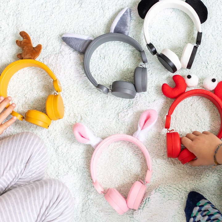 Actual product image Kidywolf Headphones with cable & detachable wolf ears