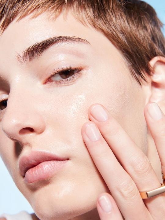 Actual product image MAC Cosmetics Hyper Real Fresh Canvas Cleansing Oil (Oils, 200 ml)