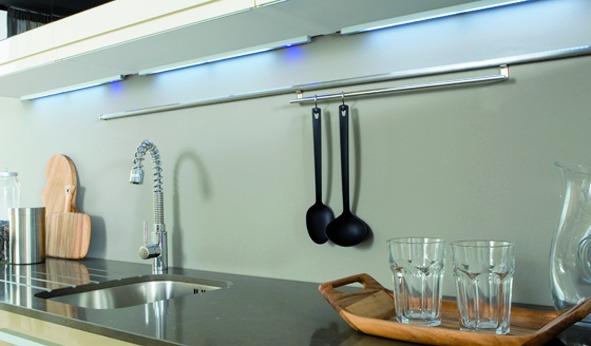 Produktbild L&S LED Bänder Emotion Mini Chip 2x120 / 24 V (Kaltweiss, 250 cm, Indoor)