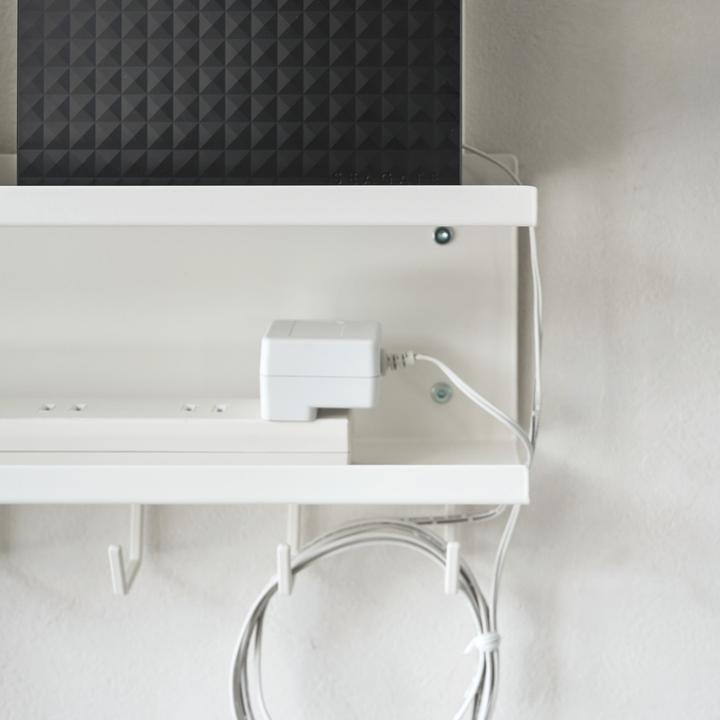 Actual product image Yamazaki Untertisch-Kabel- und Router-Organizer SMART