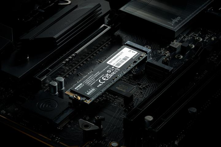 Immagine prodotto Klevv 1 TB C715 M.2 2280 PCIe Gen3 NVMe (1000 GB, M.2, M.2 2280)
