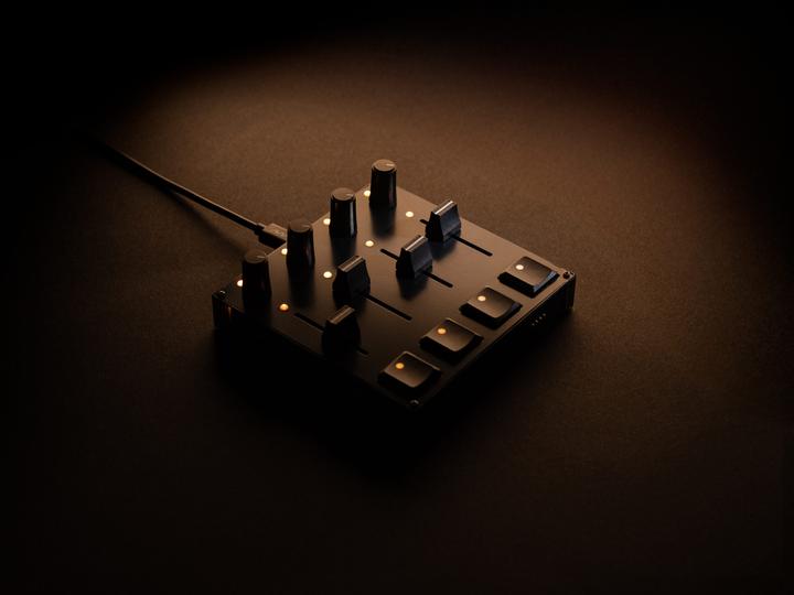 Produktbild Intech Studio Grid Series 3 - PBF4 Linear Mechanical