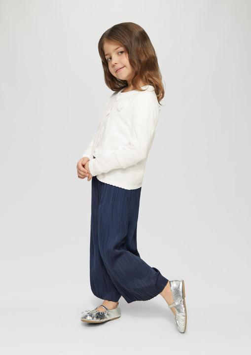 Image du produit S.Oliver Strickjacke Weiche Strickjacke mit Wellsaum und floraler Applikation (98)