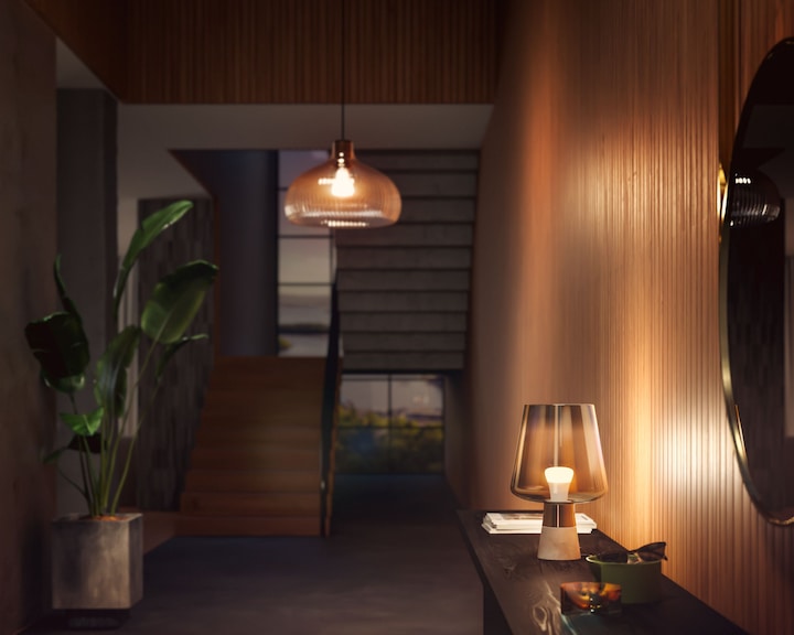 Produktbild Philips Hue White (E27, 9 W, 806 lm, 4 x, F)