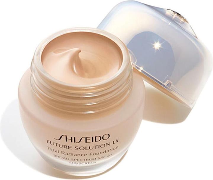 Actual product image Shiseido Total Radiance Foundation (N3)