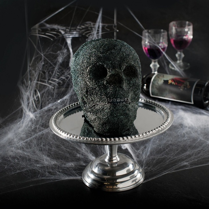 Actual product image Nordic Ware Skull baking tin