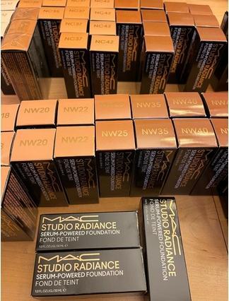 Produktbild MAC Cosmetics M.A.C. Studio Rad Serum Pow Fond de Teint NC50 (NC50)