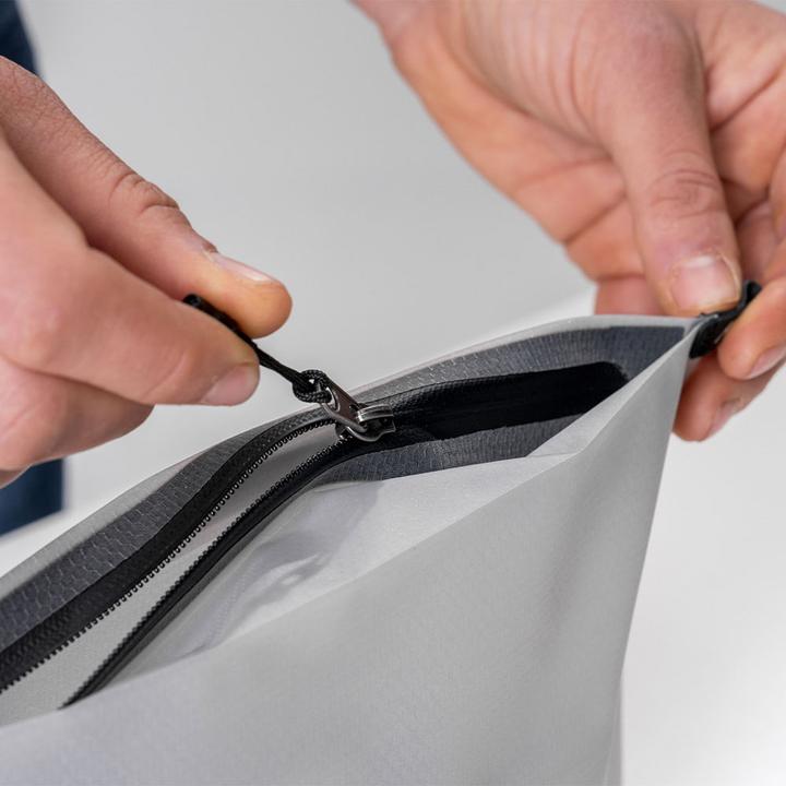 Actual product image Matador FlatPak Zipper Toiletry Case (2.30 l)