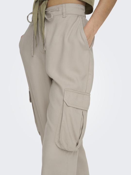 Image du produit Only Coupe cargo Taille moyenne Poignets ajustés Pantalon de formation Cargo (S)