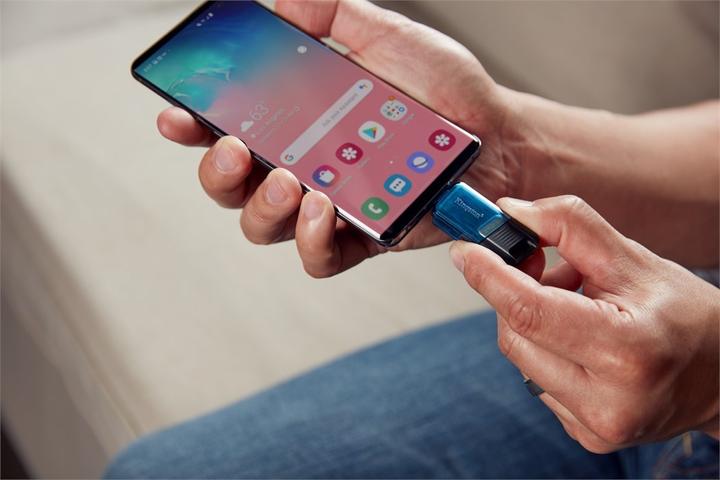 Produktbild Kingston DataTraveler 80 M (64 GB, USB-C)