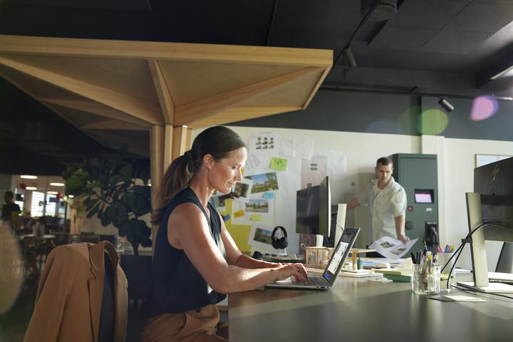 Image du produit HP EliteBook 1040 G11 (14", 512 Go, 16 Go, CH, Intel Core Ultra 5 125H)