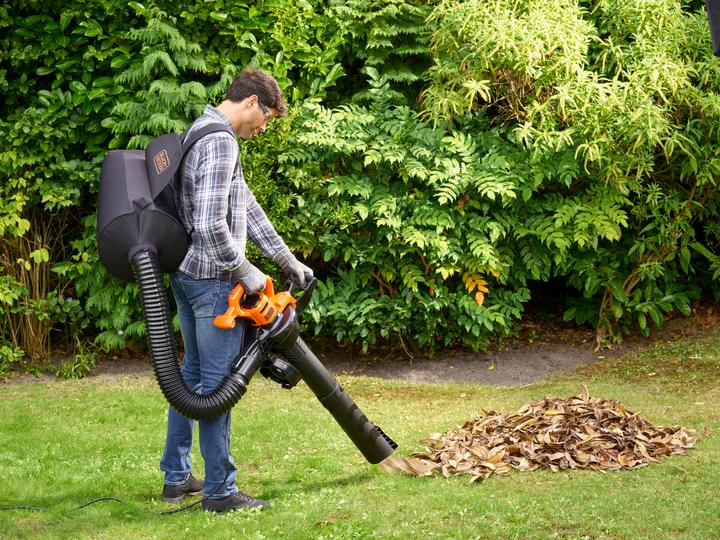 Image du produit Black & Decker Souffleur de feuilles électrique BEBLV230 (Fonctionnement sur secteur, Aspirateurs et souffleurs)