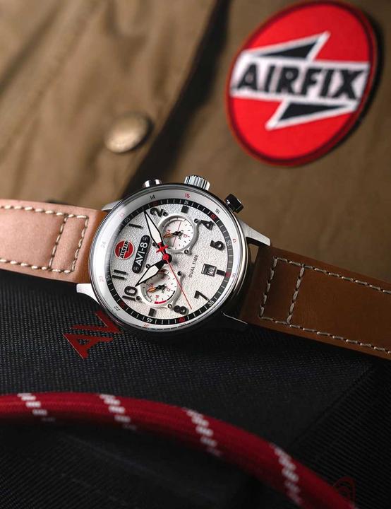 Produktbild AVI-8 AV-4088-06 Hawker Hurricane Dual-Time (Fliegeruhr)