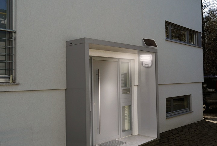 Image du produit Brennenstuhl Projecteur solaire à LED SOL 800 avec détecteur de mouvement infrarouge anthracite (400 lm, IP44)