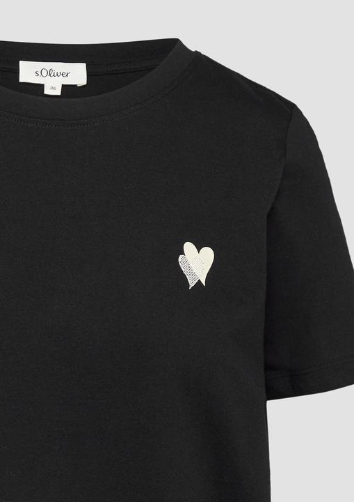 Produktbild S.Oliver T-Shirt T-Shirt im Relaxed Fit mit Herz-Stickerei (40)